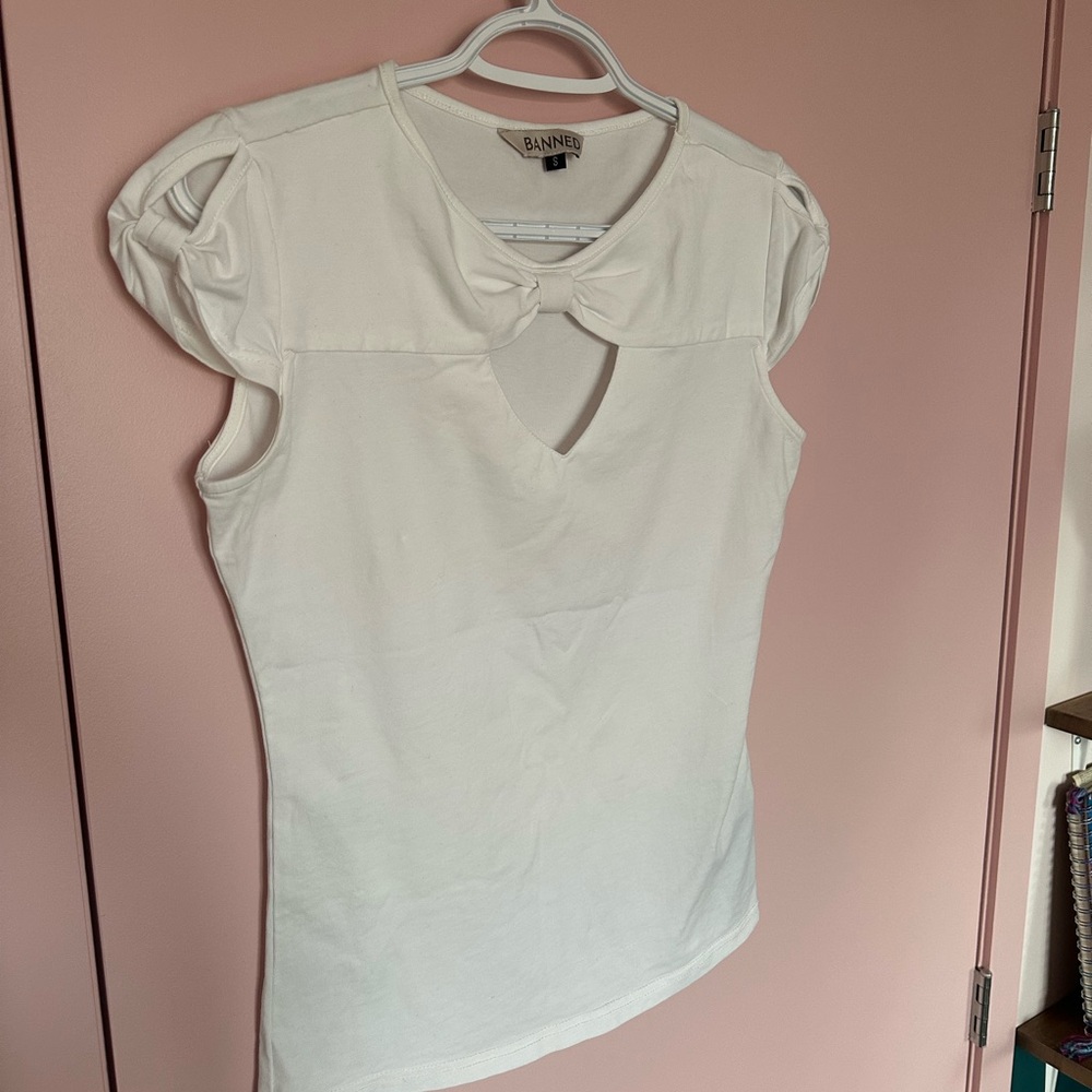 Banned Retro - White Keyhole Bow Cap-Sleeve Top